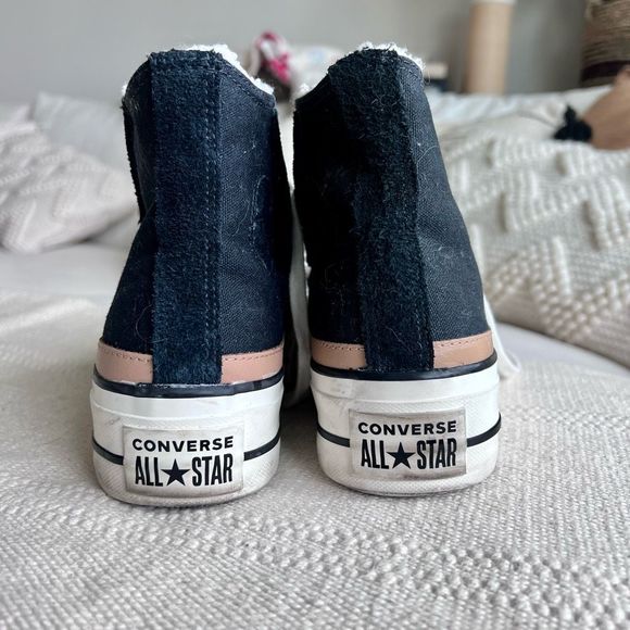 Woman’s size US6 high top platform inside fur black converse used once - Picture 4 of 12